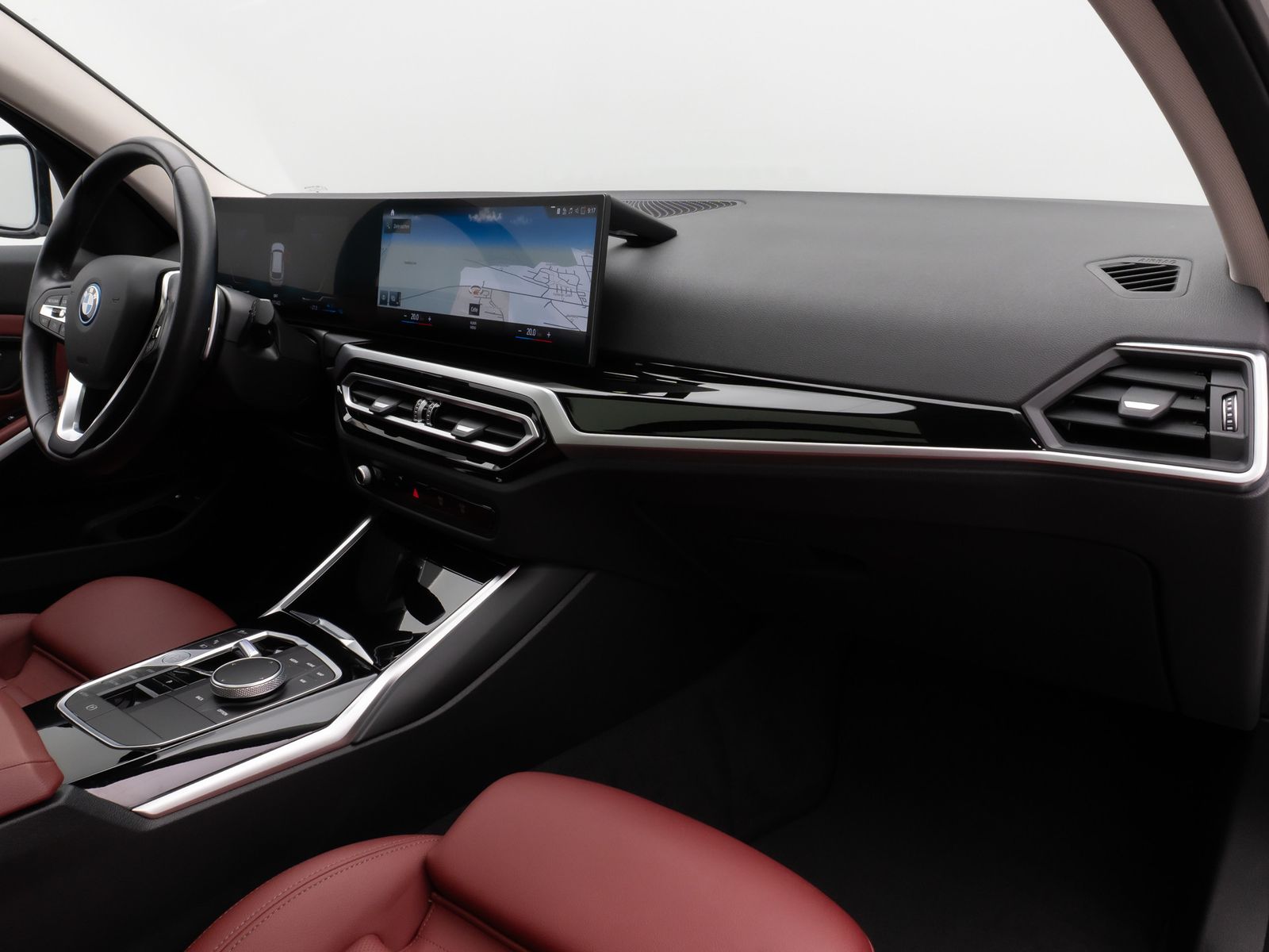 Fahrzeugabbildung BMW 330e xD Panorama DAB CockPit+ Widscr Sport Leder