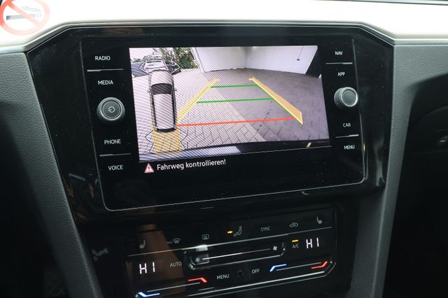 Volkswagen Passat 2.0 TDI Elegance ACC+MATRIX+CARPLAY+AHK