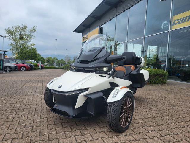 Can-Am Spyder RT "SEA-TO-SKY"