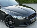 Jaguar XE R-SPORT-Ingenium Edition *NAVI*VIRTUAL-TACHO* - schwarze Jaguar XE