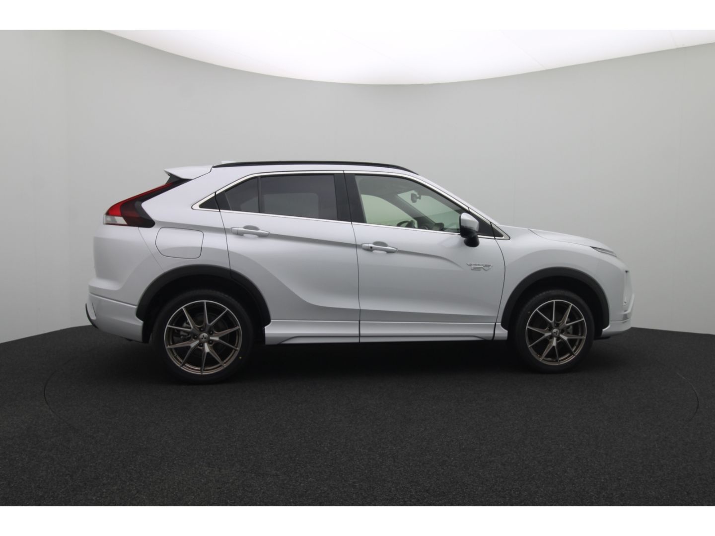 Fahrzeugabbildung Mitsubishi Eclipse Cross 2.4 Plus Select Hybrid 4WD