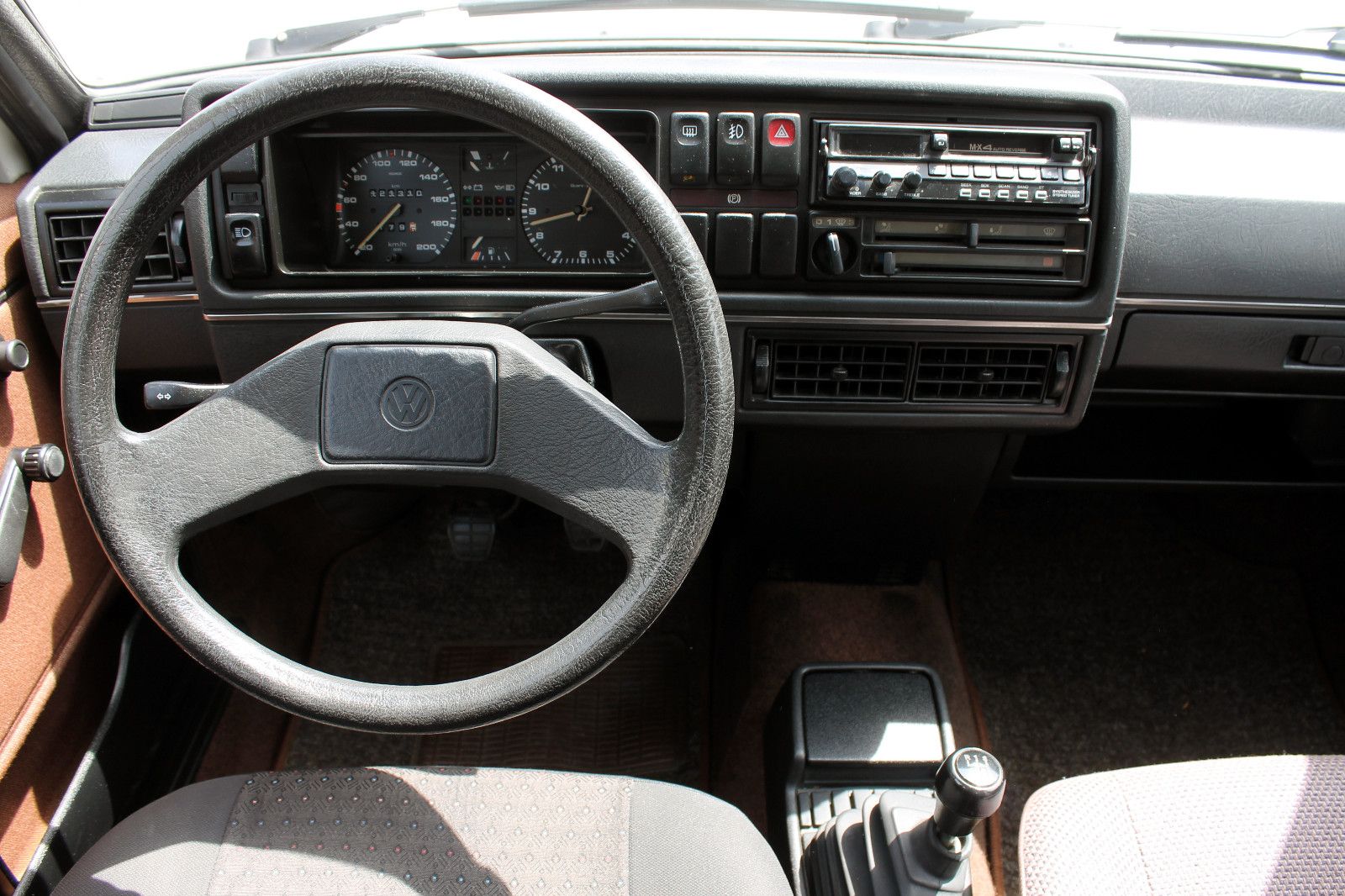 Fahrzeugabbildung Volkswagen Golf II 1,3 40KW 5-Türer Braun-Design Oldtimer