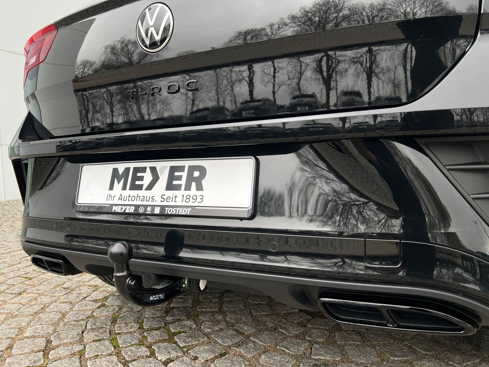 Fahrzeugabbildung Volkswagen T-Roc R-Line 1.5 TSI DSG *AHK, Pano, Black Style