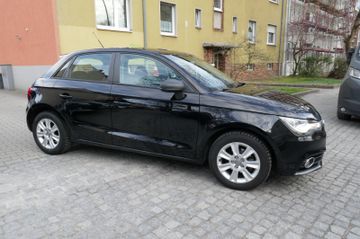Fahrzeugabbildung Audi A1 Sportback attraction Bi-Xenon, Zahnriemen neu