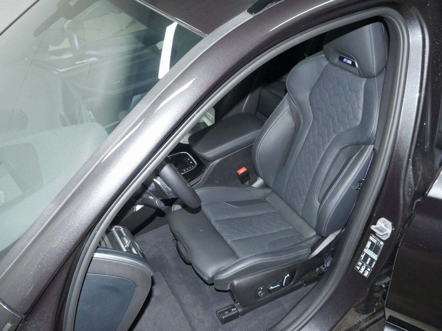 Fahrzeugabbildung BMW X4 M M Sportpaket Glasdach Head-Up HK HiFi DAB