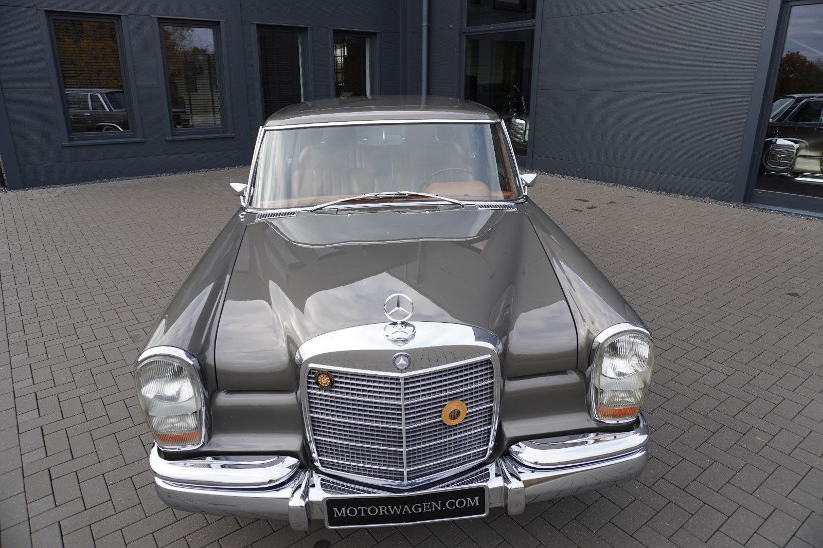 Fahrzeugabbildung Mercedes-Benz 600