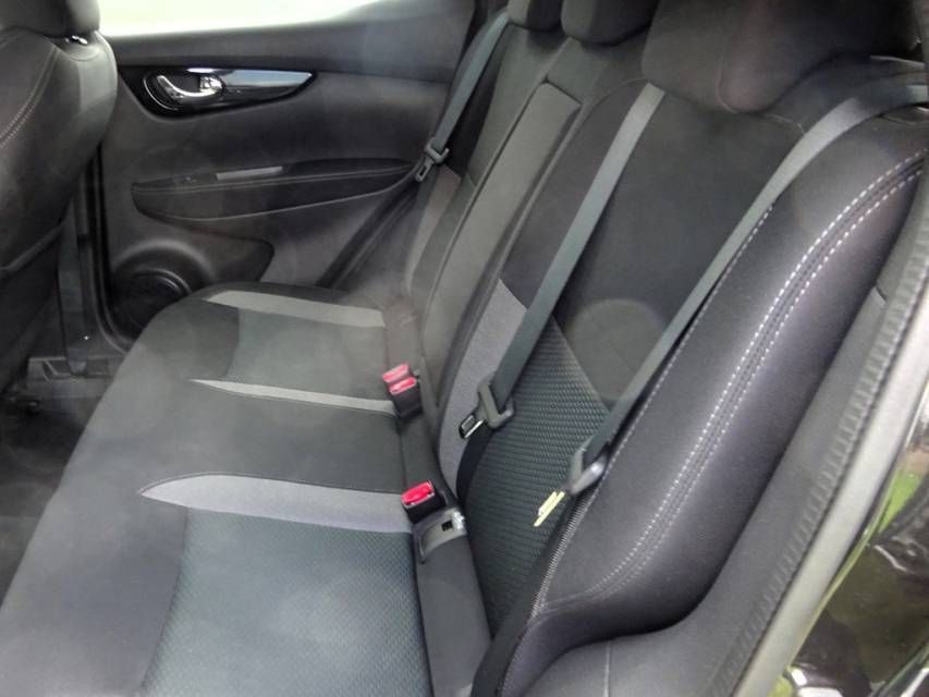 Fahrzeugabbildung Nissan Qashqai 1,3 DIG-T  N-Connecta  AHK