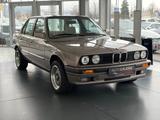 BMW 318i E30 Limousine aus 1 Hand mit 77000 tkm - BMW aus 1990: E30
