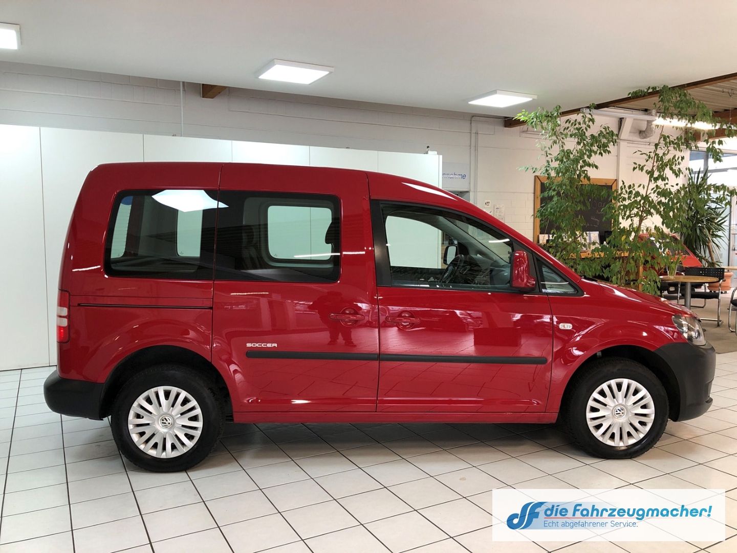 Fahrzeugabbildung Volkswagen Caddy Kombi Soccer Trendline 1.2TSI Klima 104TKM