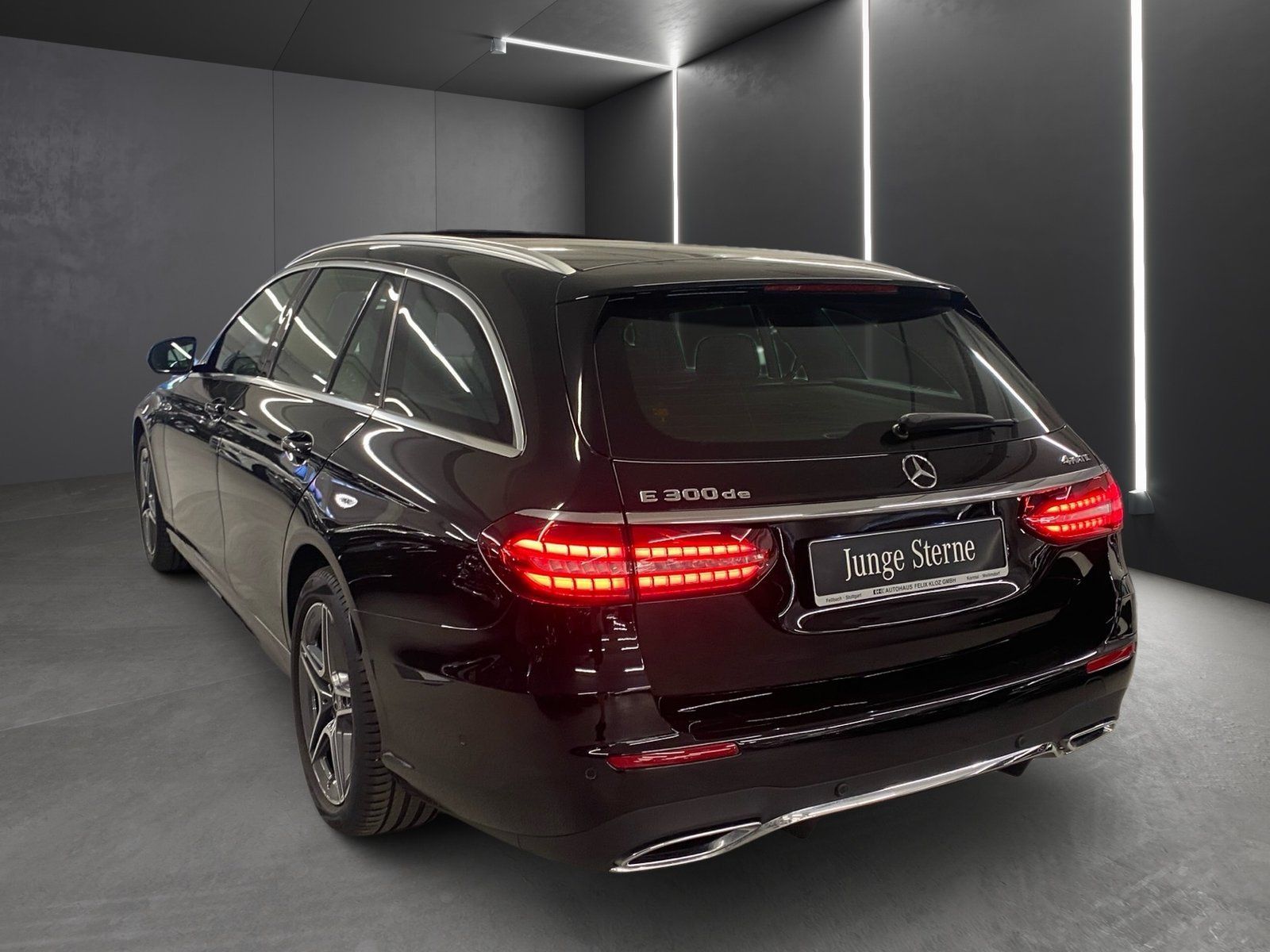 Fahrzeugabbildung Mercedes-Benz E 300 de 4MATIC*AMG*DISTRONIC*LED*AHK*Pano-Dach*