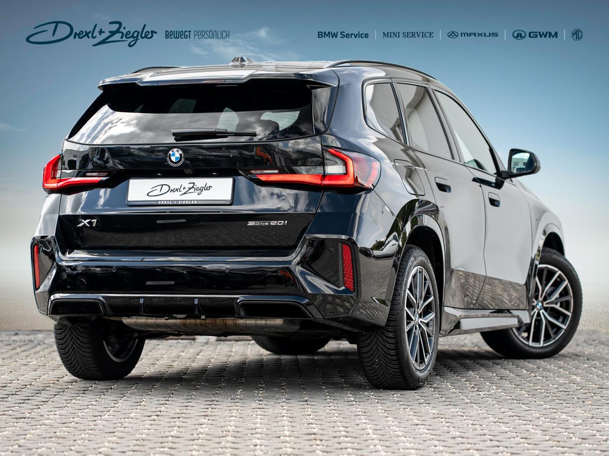 BMW X1 sDrive20i M-Sport AHK PANO ACC KoZg AdLED LRH