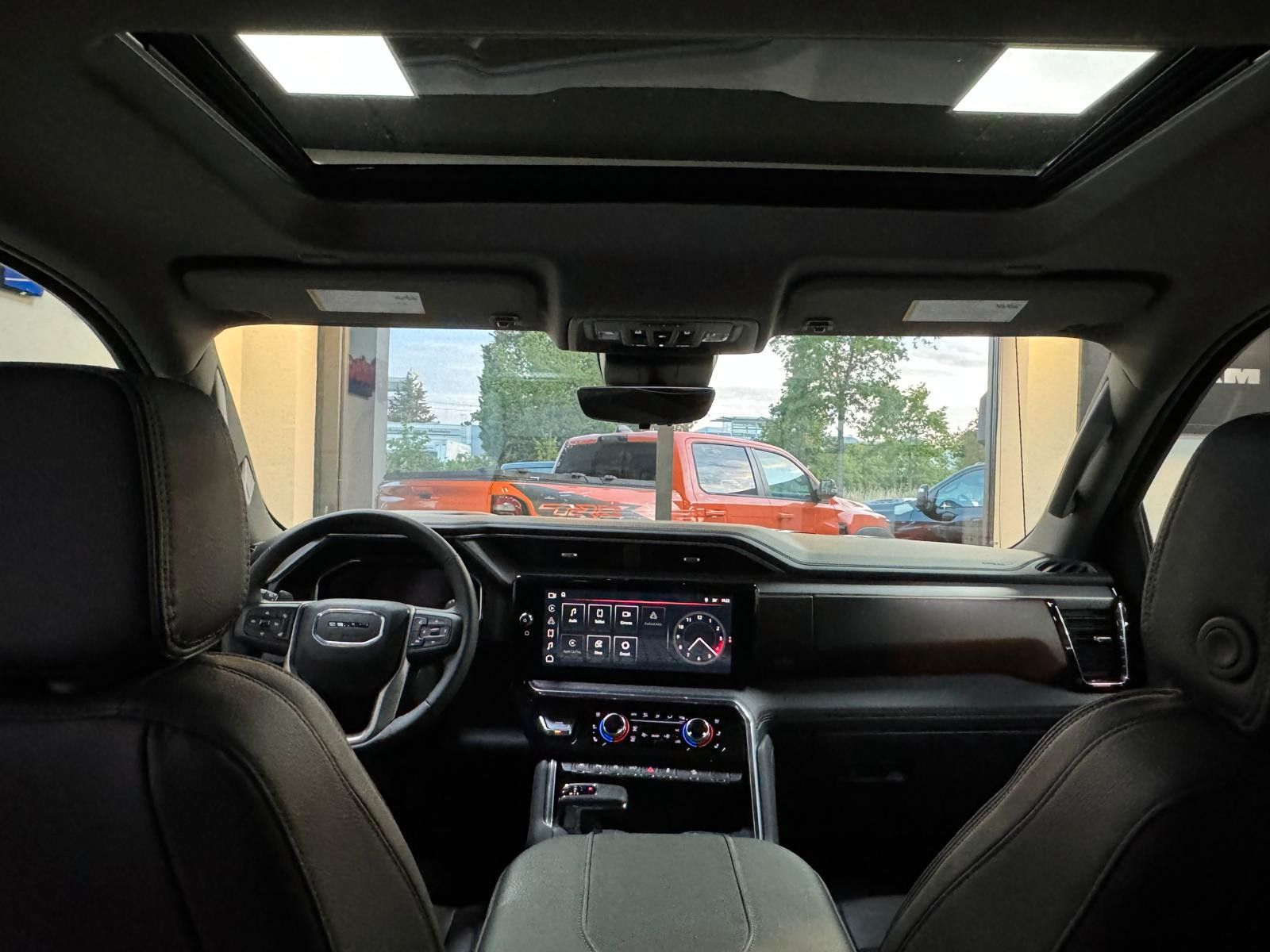 Fahrzeugabbildung GMC SIERRA DENALI 2026 - 4x4-LONG BOX 6.4"