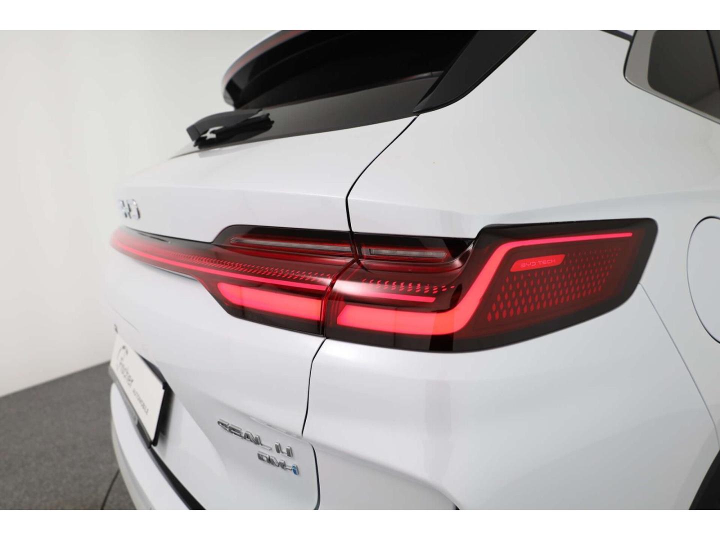 BYD Seal U DM-i Boost LP: 41.899,- /Top-View/Head-up
