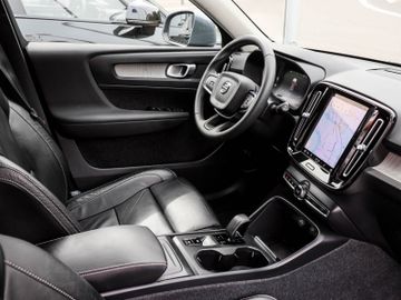 Volvo XC40 - 3