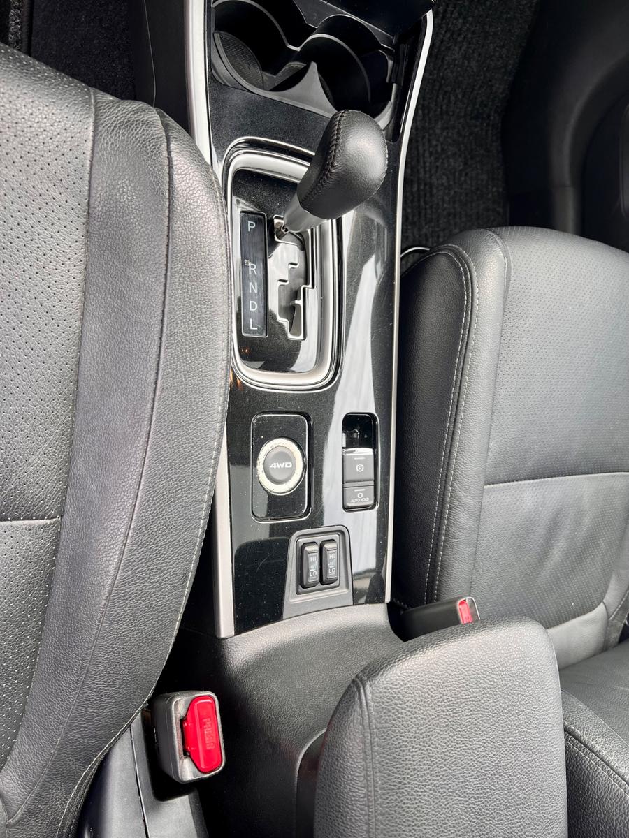 Mitsubishi Outlander 2.2 DI-D 4WD Automatik, 7 Sitzer 