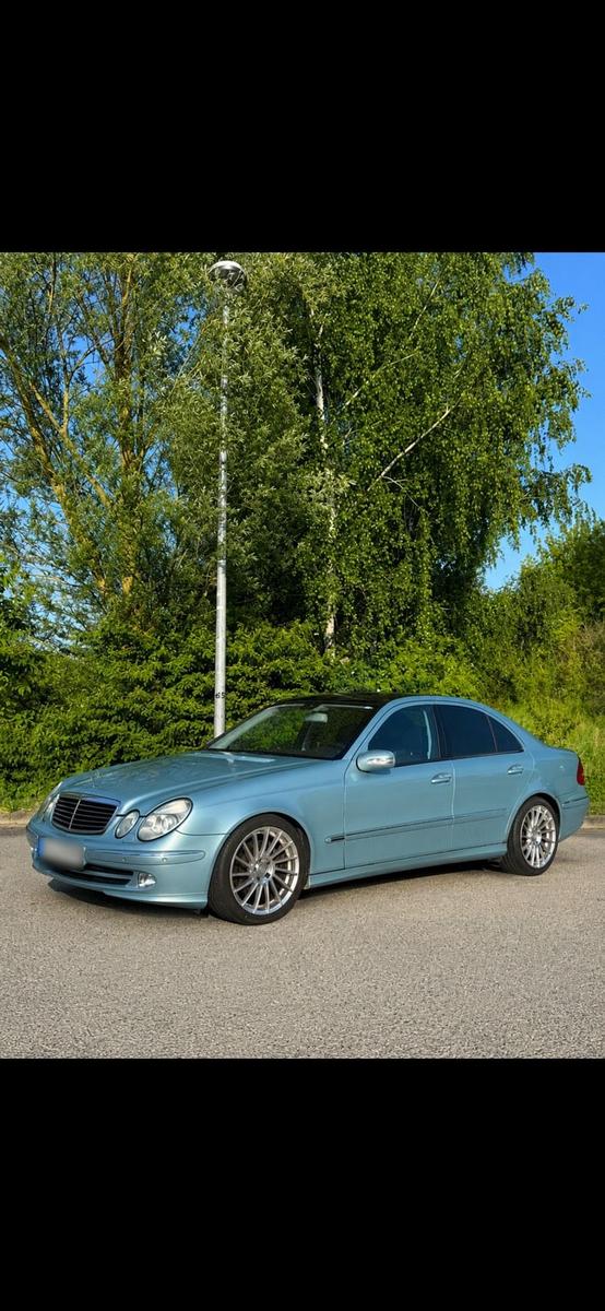 Mercedes-Benz E 320
