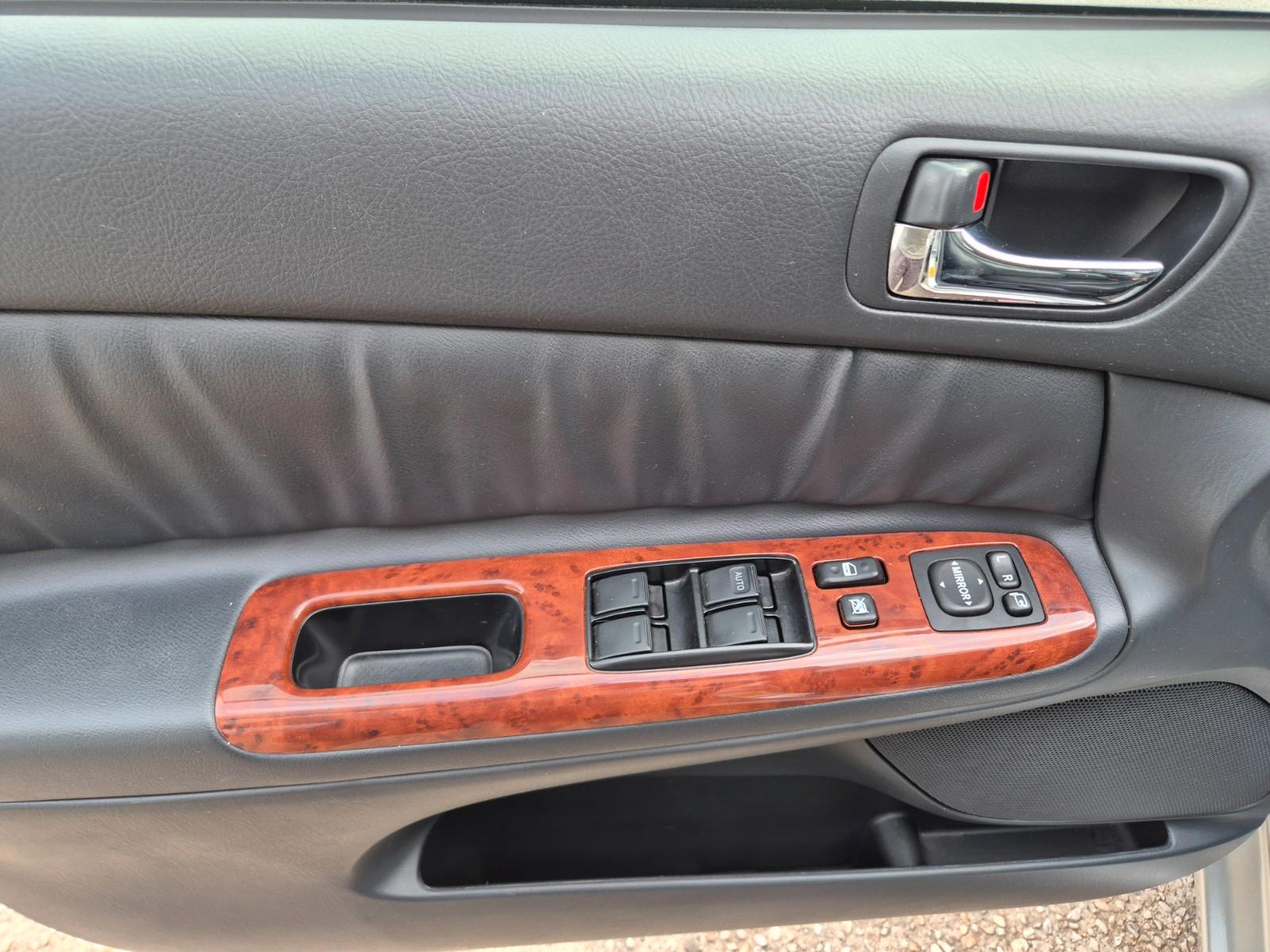 Toyota Camry 2.4 Auto