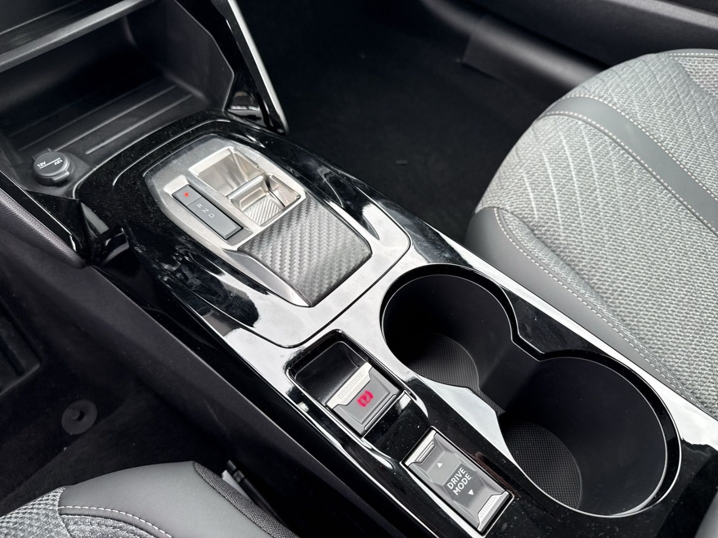 Peugeot 208 - Bild 23