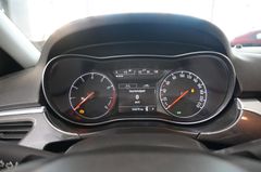 Fahrzeugabbildung Opel Corsa E 1.4 INNOVATION BI-XENON/SHZ/PDC/TEMP.