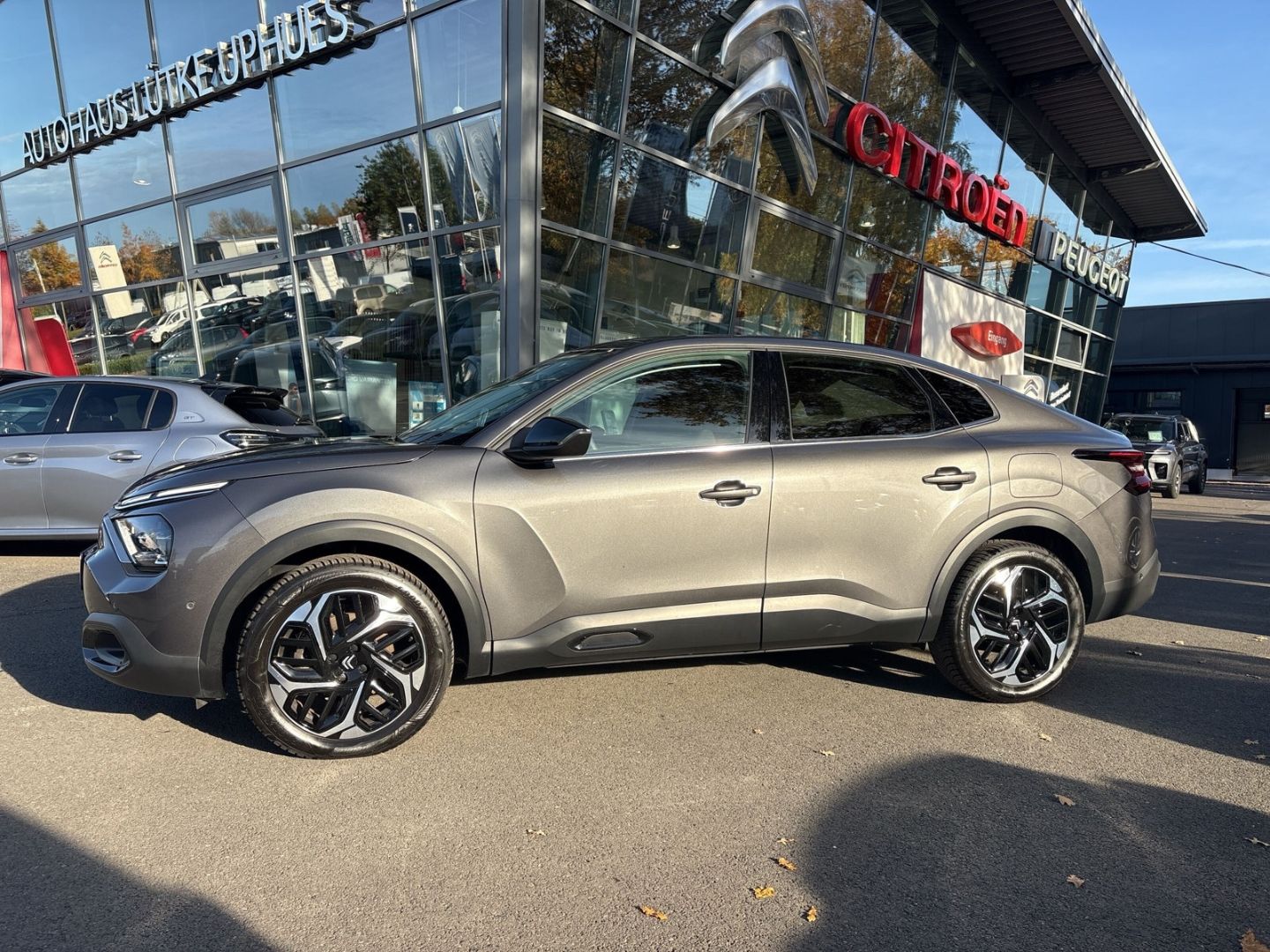 Fahrzeugabbildung Citroën C4 X PureTech 130 S&S EAT8 Shine HUD Navi Digita