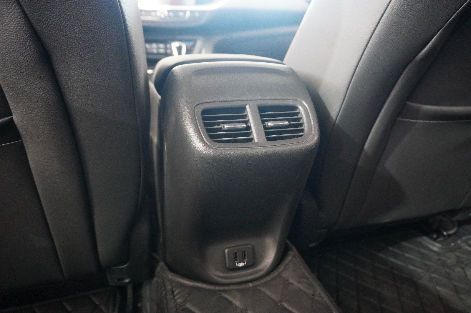 Fahrzeugabbildung Opel Insignia B ST 1.5T DYNAMIC NAVI/MATRIX/KAMERA/SH