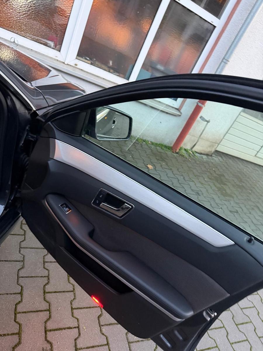 Mercedes-Benz 220 2010 — photo 6