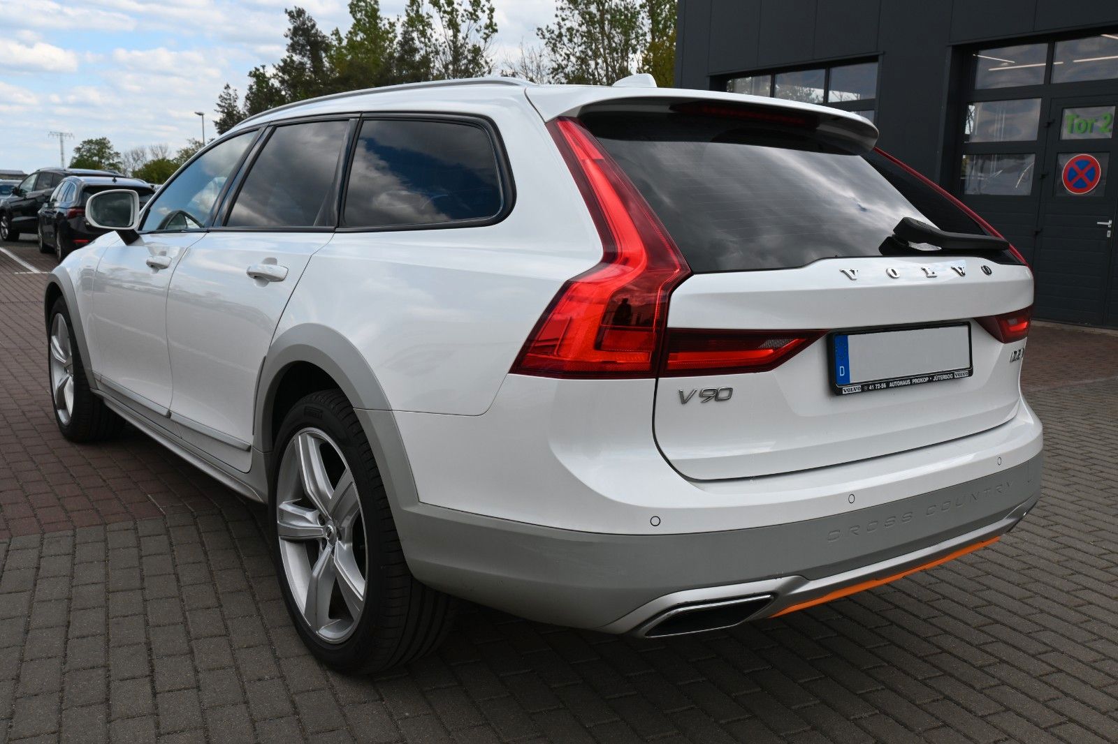 Fahrzeugabbildung Volvo V90 Cross Country D5 AWD Ocean Race*PANO*360*RFK