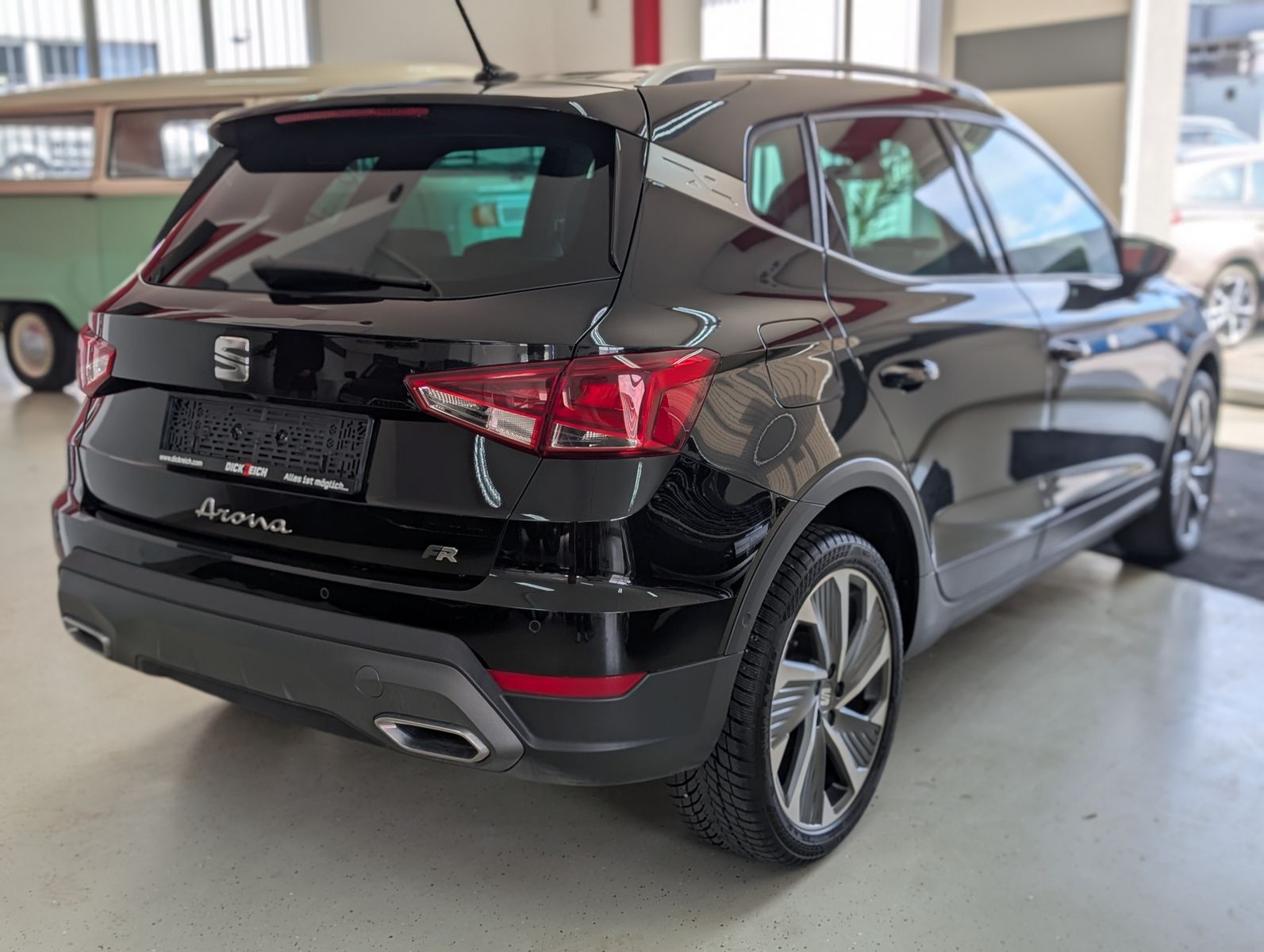 Fahrzeugabbildung SEAT Arona 1.5 TSI FR DSG ACC LED AHK KAM DINAMICA 18