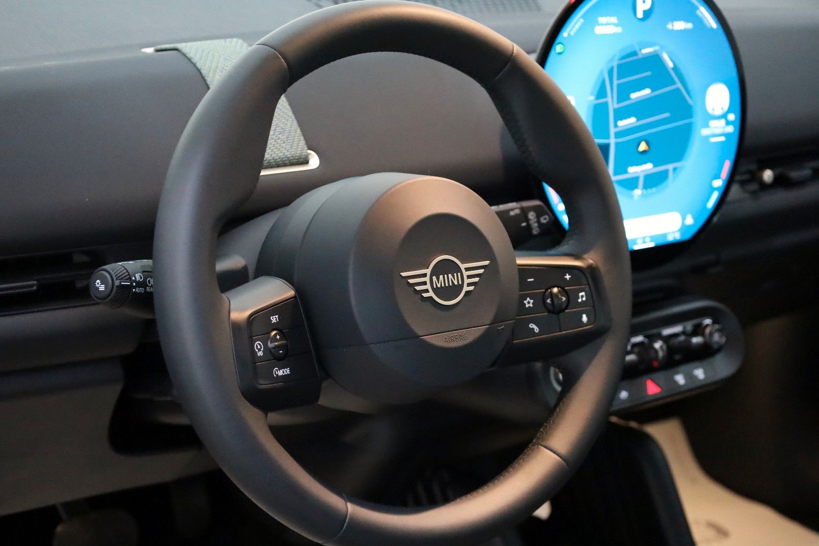 Fahrzeugabbildung MINI Aceman SE Essential Trim,LED,CarPlay,LED, 160kW!