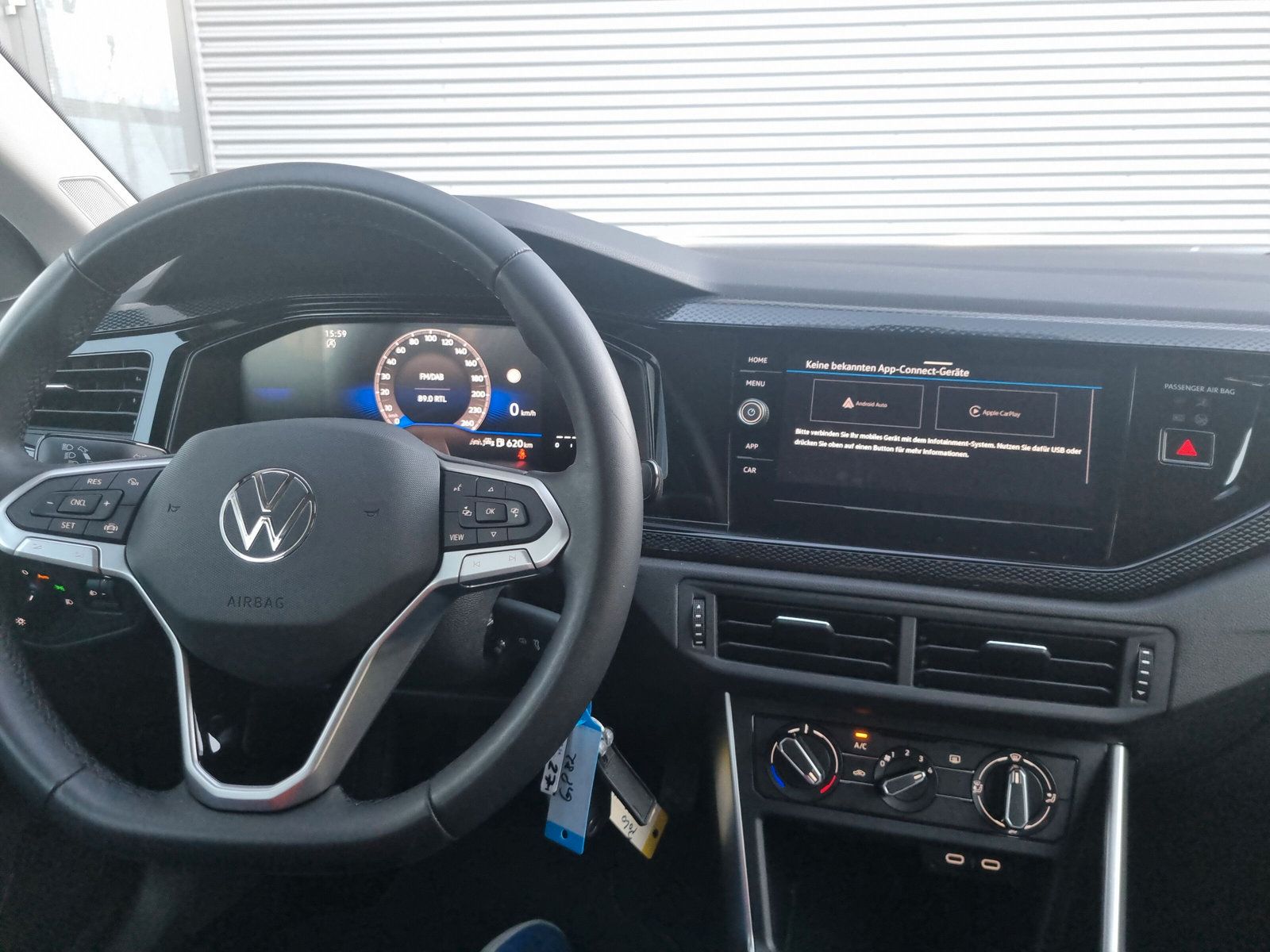Fahrzeugabbildung Volkswagen Polo 1.0 MPI Life APP DAB PDC