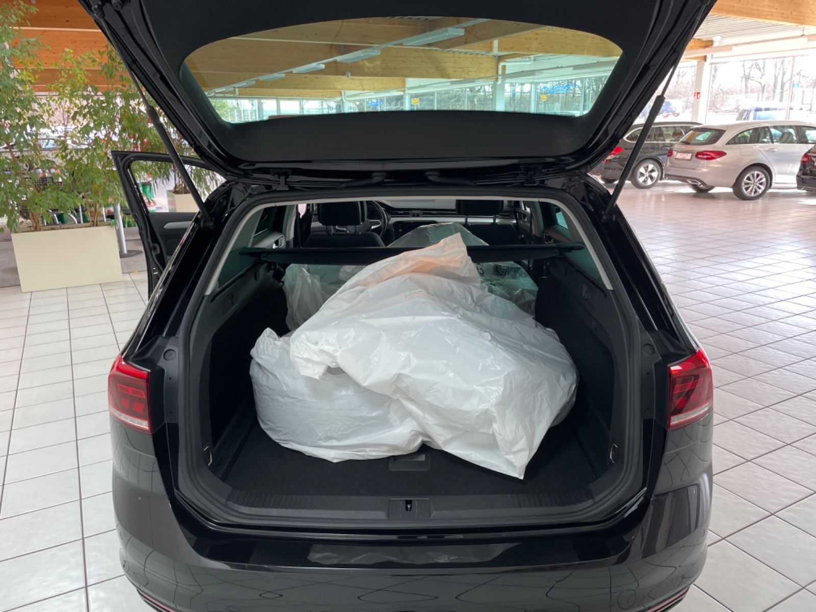 Fahrzeugabbildung Volkswagen Passat Variant Business