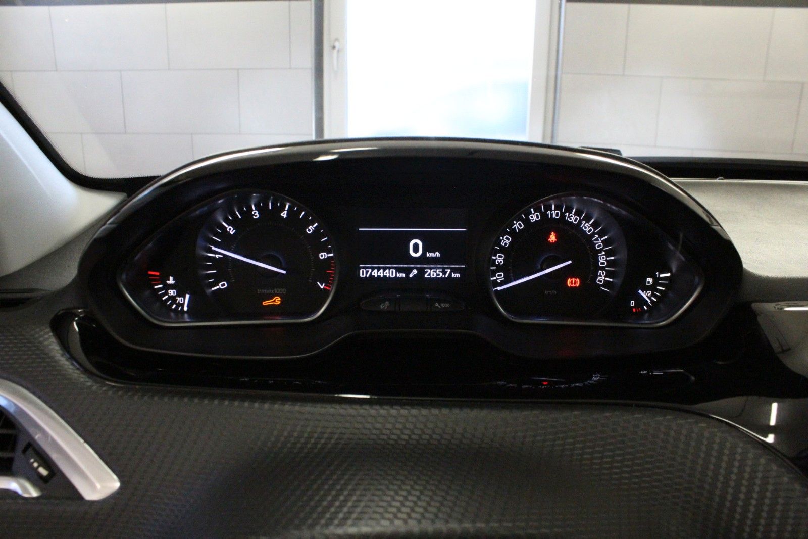 Fahrzeugabbildung Peugeot 208 PureTech 110 Edition Panoramadach*Sitzheizun