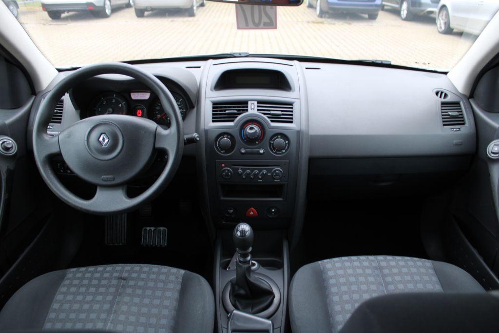 Renault Megane 2009 — photo 15