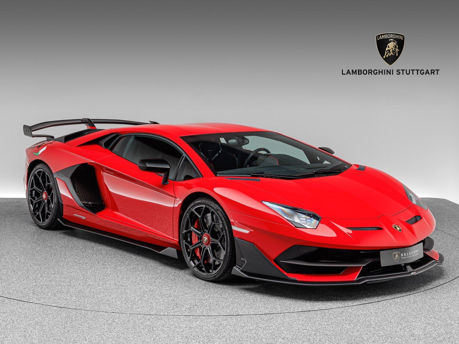 LAMBORGHINI Aventador