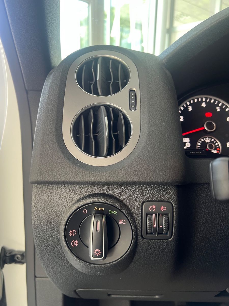 Fahrzeugabbildung Volkswagen Tiguan Lounge Sport & Style BMT * 1.HAND *