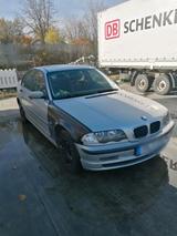 BMW E46 318I - BMW 318 aus 2000: 318i E46