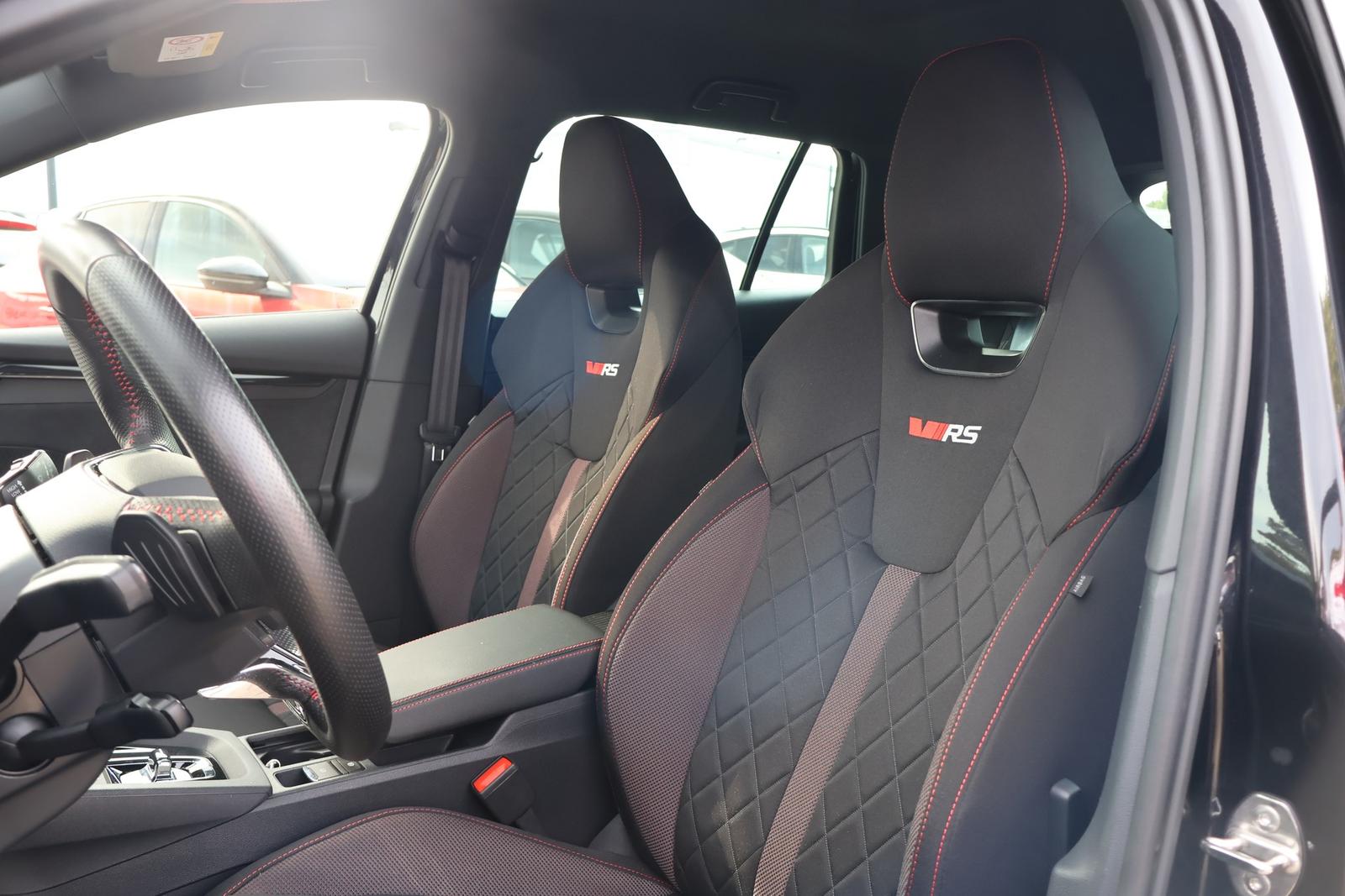 Skoda Octavia Combi 2.0 RS DSG LED Navi Sitzheizung