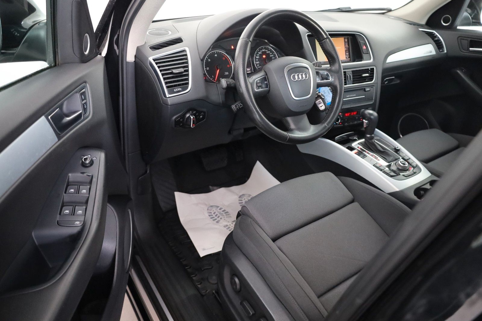 Fahrzeugabbildung Audi Q5 3.0 TDI  quattro,Navi,SH,Xenon,B&O,8xAluräder