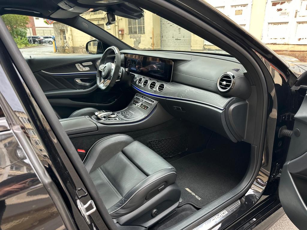 Mercedes-Benz E 63 AMG