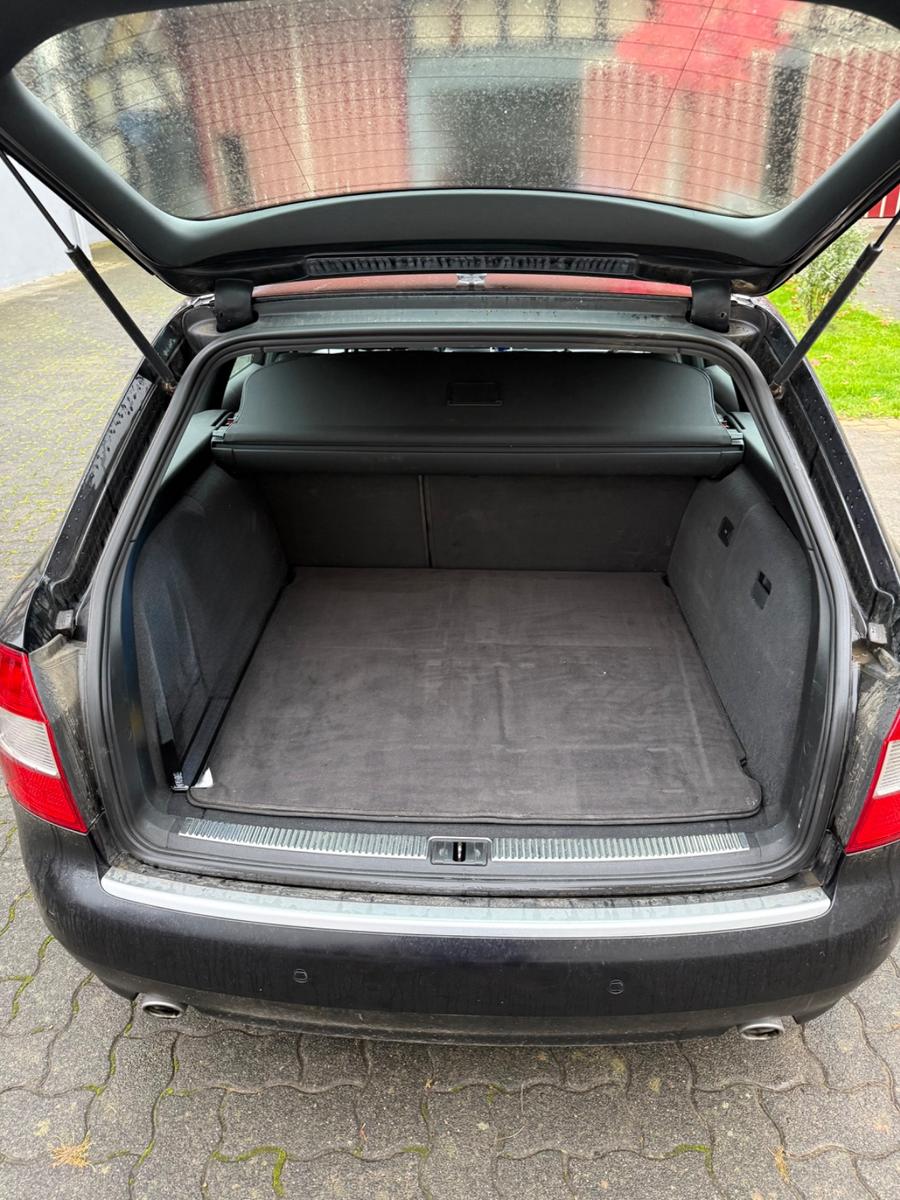 Audi A4 2004 — photo 9