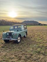 Land Rover Serie II - Land Rover Serie II mit Benzin-Antrieb