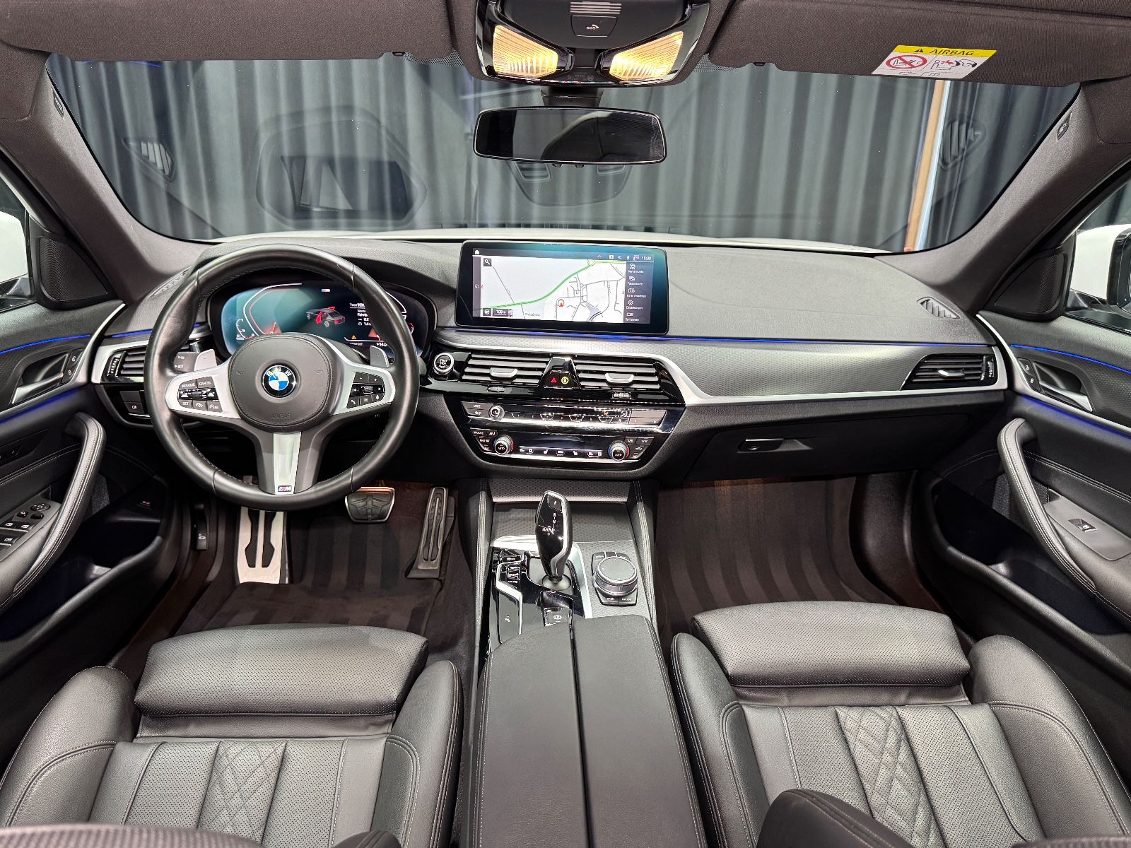 Fahrzeugabbildung BMW 520d xDrive M Sport|HEAD-UP|ACC|LASER|