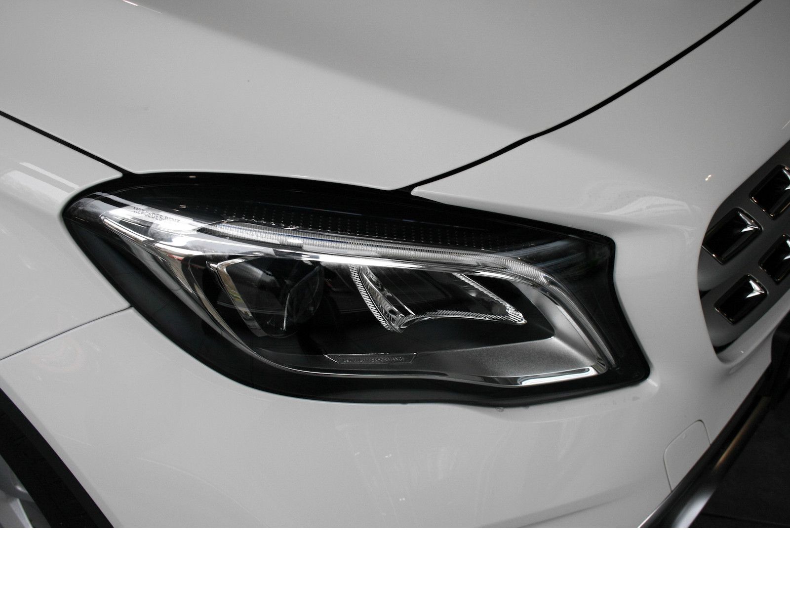Fahrzeugabbildung Mercedes-Benz GLA 200 Urban *LED *AHK *Pano-Dach *Navi