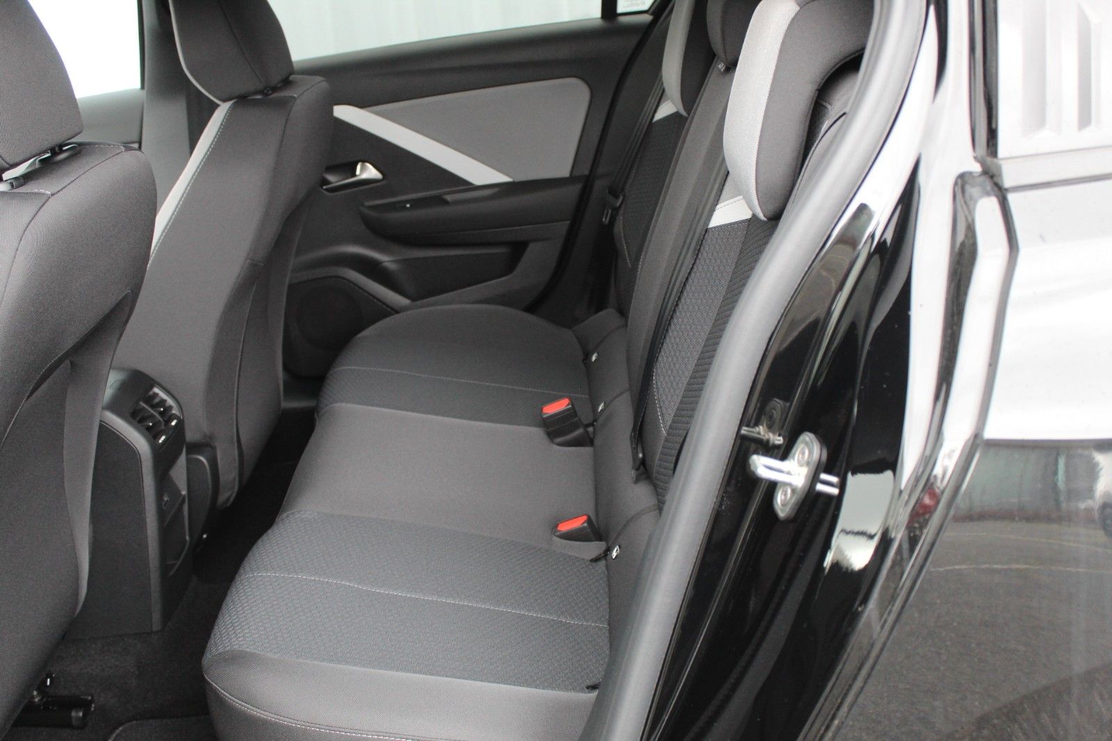Fahrzeugabbildung Opel Astra L Lim*Edition*RFK*Klima*PDC*SHZ*LED
