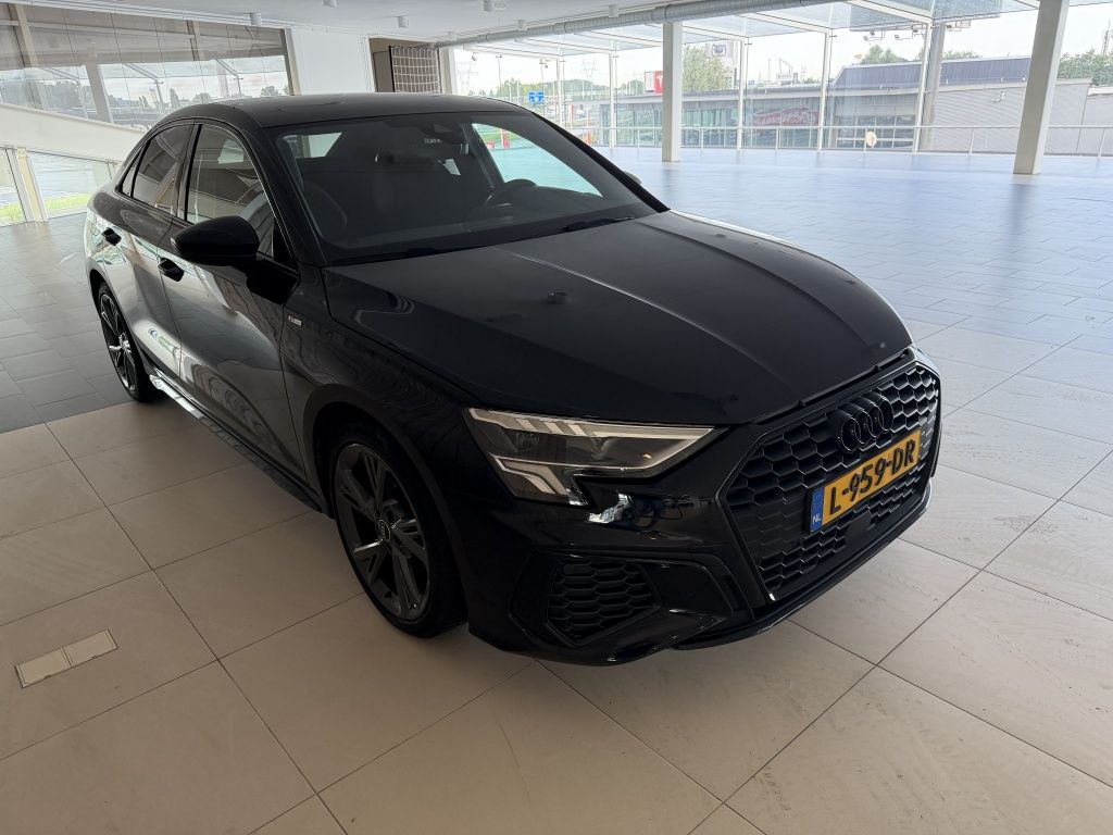 Audi A3 Limousine 30 TFSI S edition imagem 2