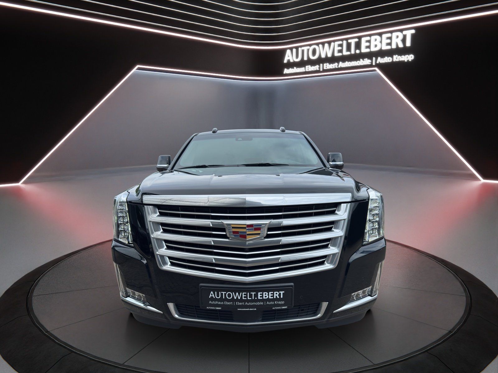 Fahrzeugabbildung Cadillac Escalade 6.2 V8 Platinum ESV // DT.Erstzulassung