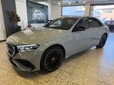 Mercedes-Benz E 300 de AMG + Night OLED/LED/DISTR/TW/20"/212Km - Mercedes-Benz: 212 K
