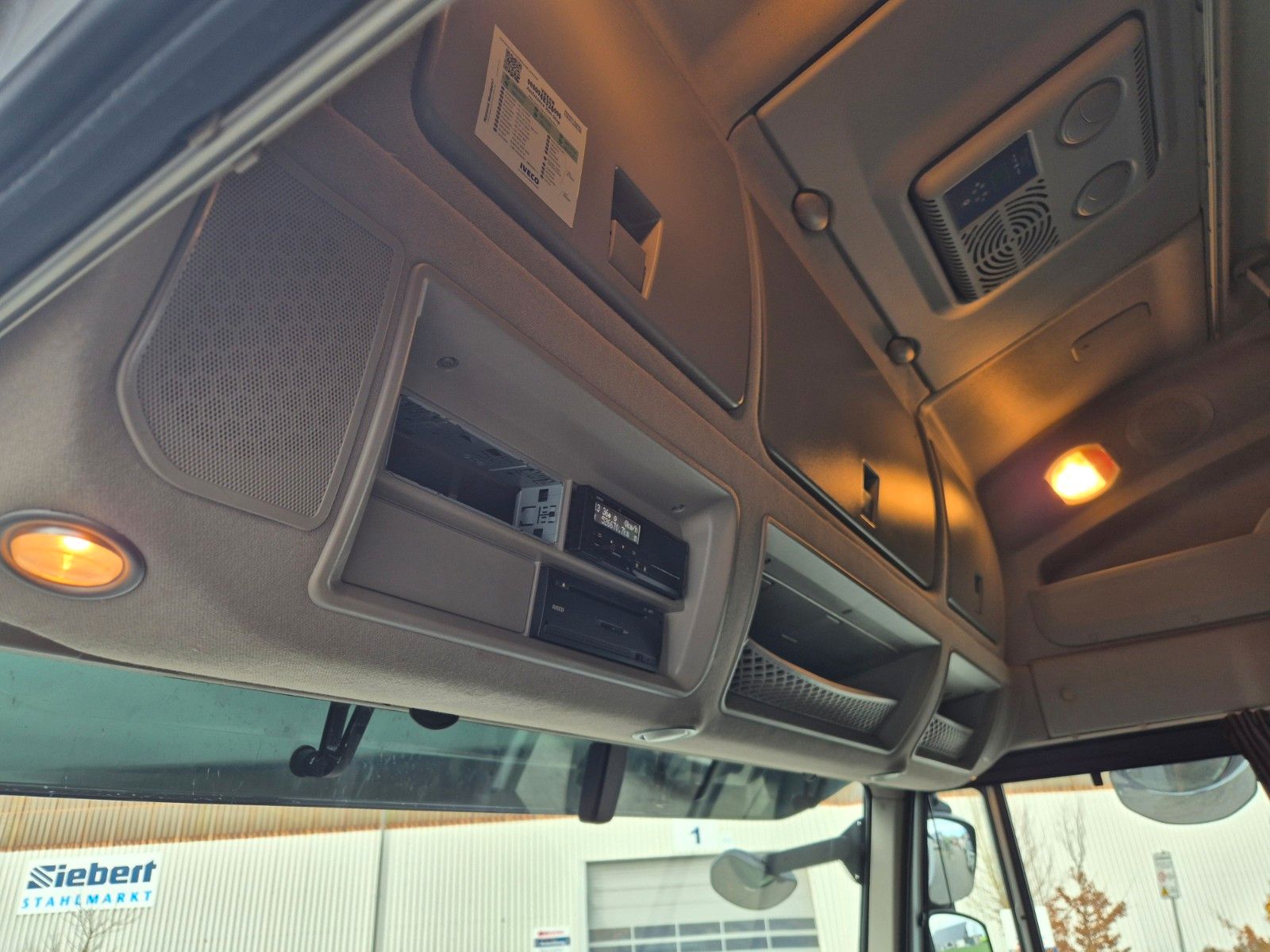 Fahrzeugabbildung Iveco Stralis 460NP LNG Standklima Xenon 3 Stück