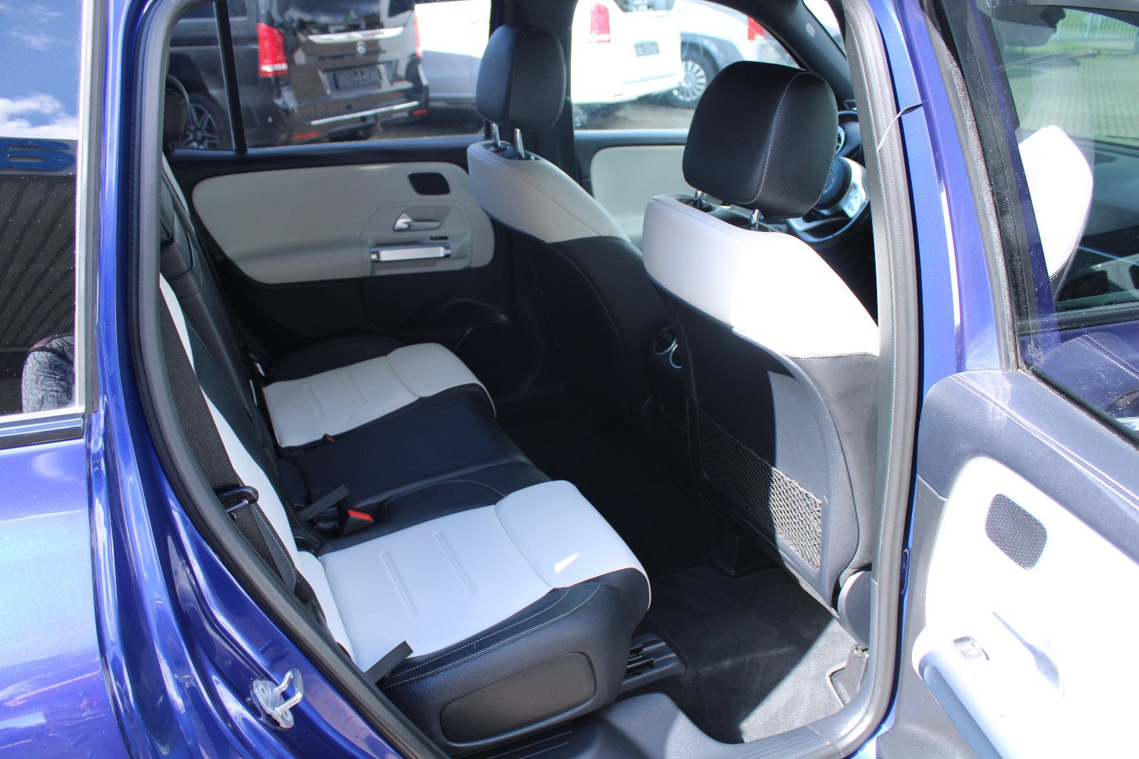 Mercedes-Benz GLB 220d 4Matic AMG-Line Head-Up Distronic AHK foto 8