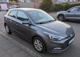 Hyundai i20 1.2 PASSION (1. Hand, gepflegt) - Hyundai i20 Gebrauchtwagen in Köln